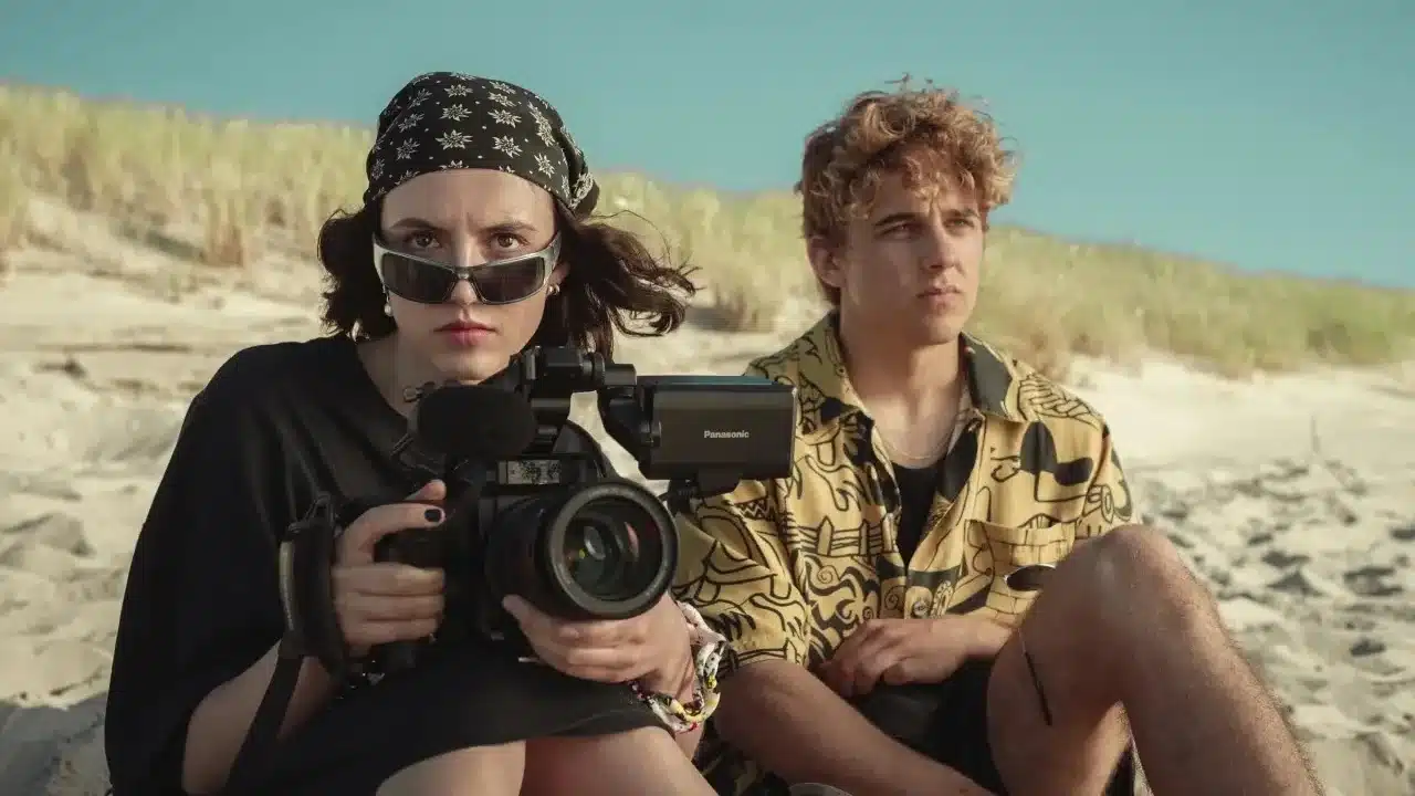 pensarcontemporaneo.com - Série escondida na Netflix emociona ao falar sobre os primeiros amores da juventude